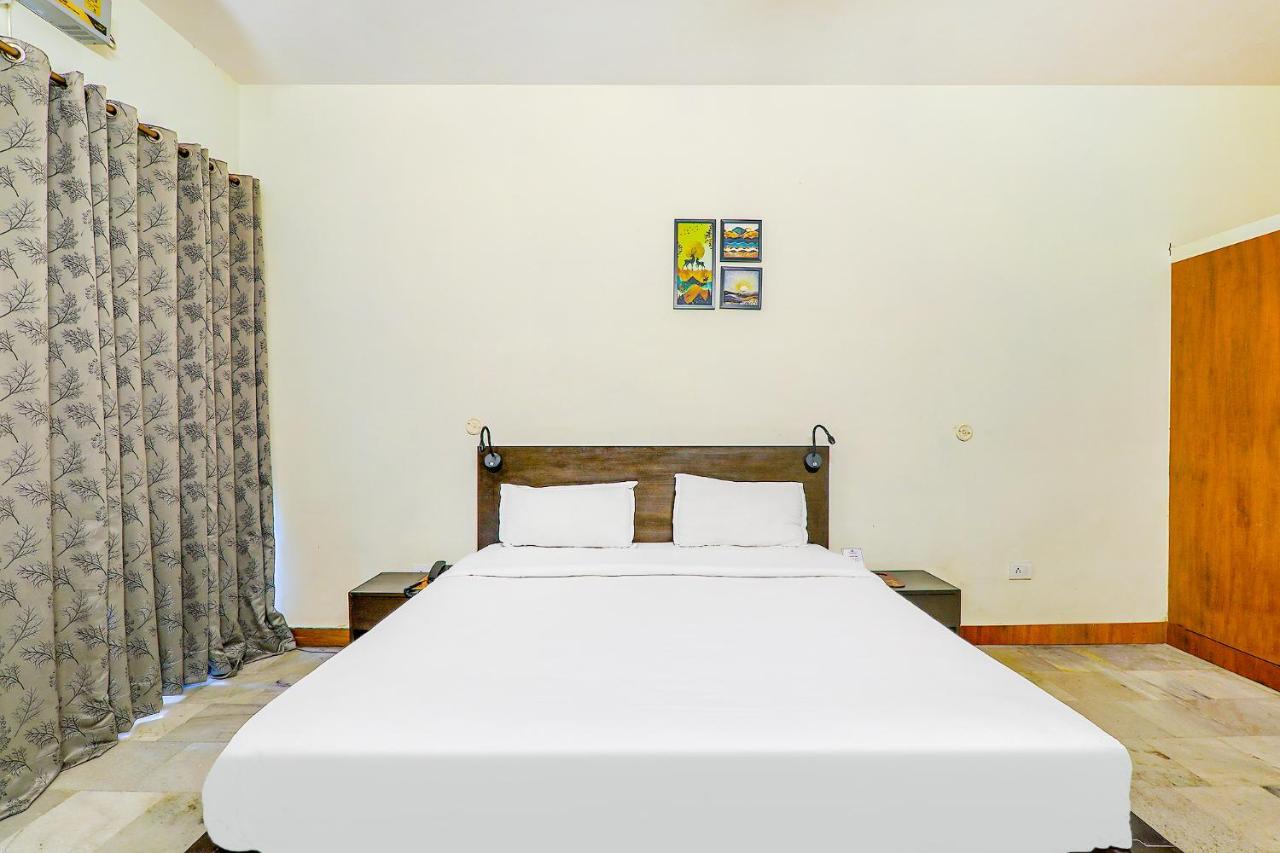 Hotel Executive Hasanganj Exterior photo