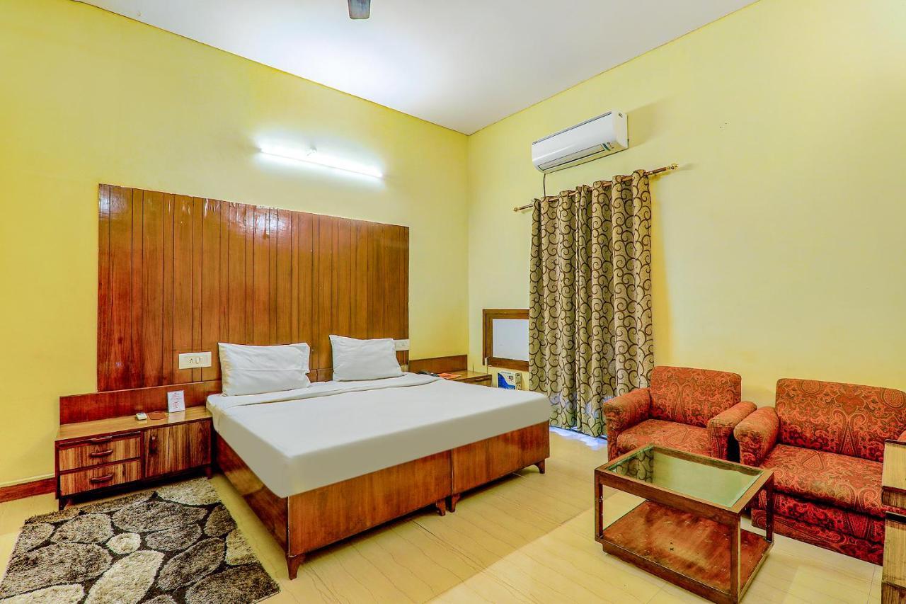 Hotel Executive Hasanganj Exterior photo