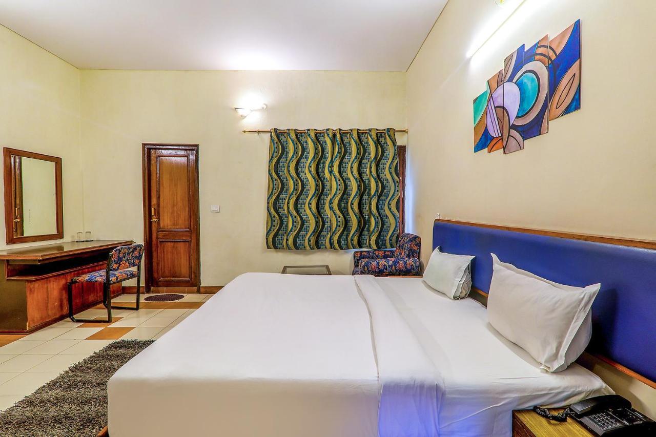 Hotel Executive Hasanganj Exterior photo
