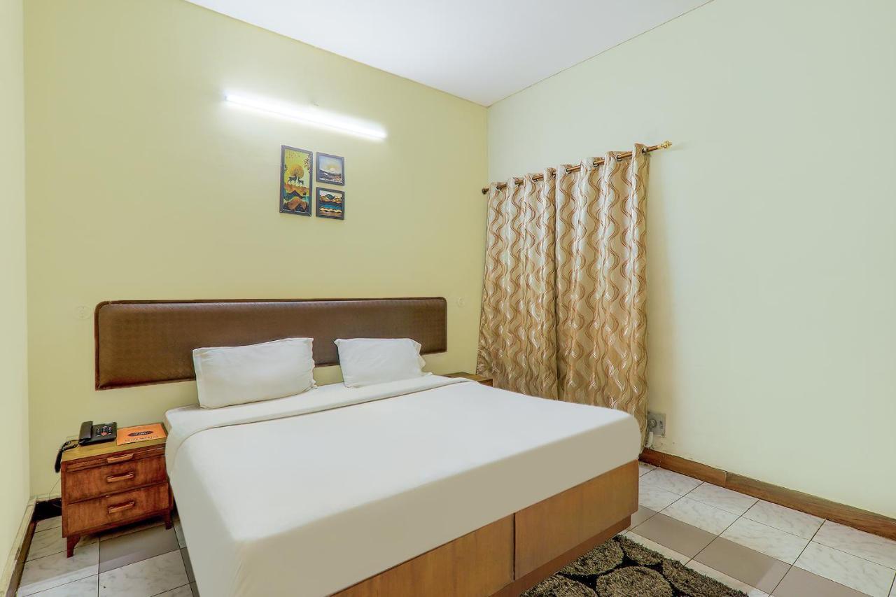 Hotel Executive Hasanganj Exterior photo